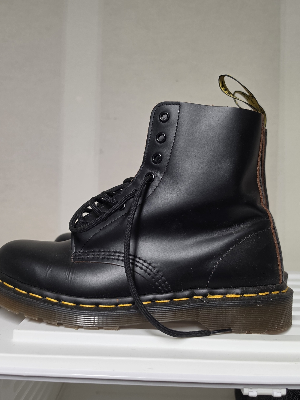 Doc Martins Classic Black Leather Lace-Up Ankle Boots SIZE MENS 7